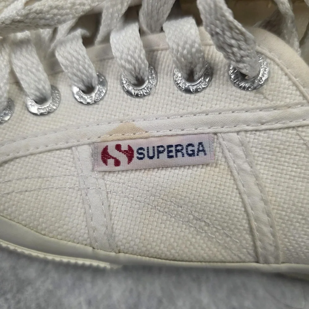 Superga brand style
